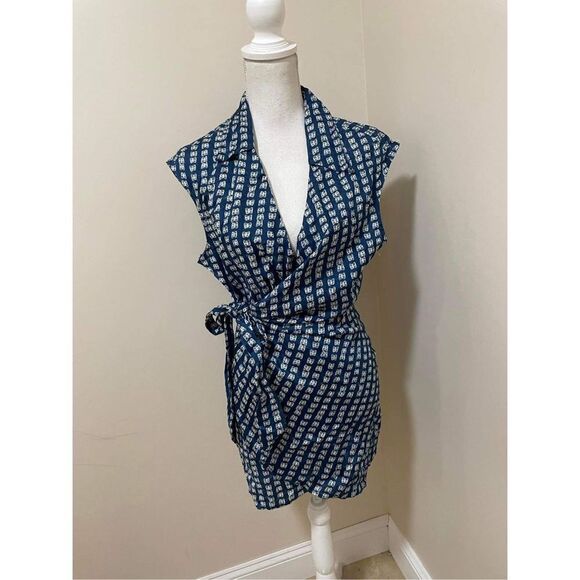 New Urban Outfitters Butterfly Wrap Mini Dress Size S - Picture 4 of 8
